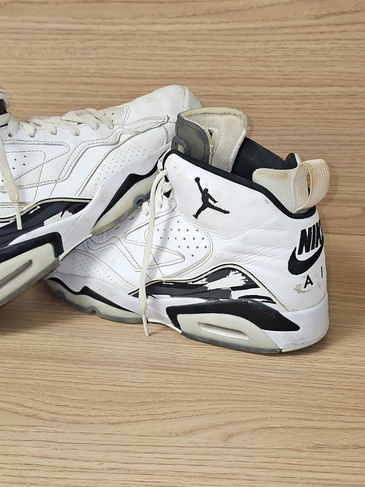 Baskets Nike Air Jordan MVP homme blanc noir pointure 42 sneakers sport occasion