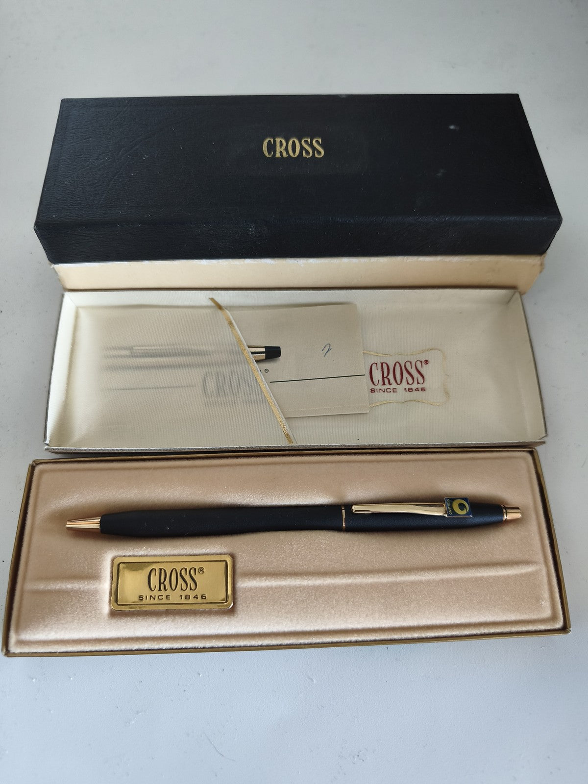 Stylo bille Cross Classic noir élégant, écriture fluide, marque reconnue, occasi
