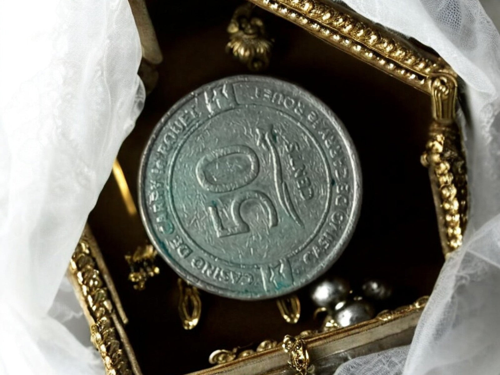 Jeton de casino 50 francs métal vintage Casino de Crans pièce ancienne