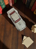 Voiture miniature vintage Matchbox blanche usée – modèle ancien en l’état