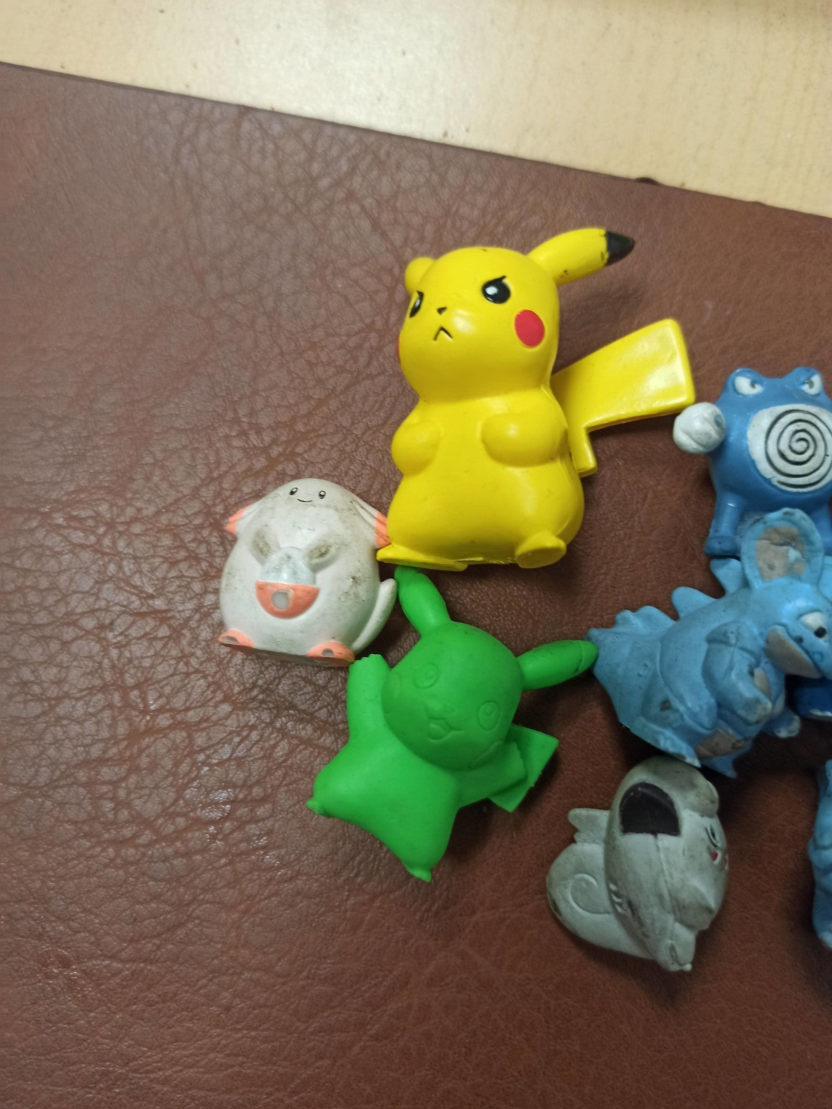 Lot figurines Pokémon vintage rétro, jouets anciens, pions années 90