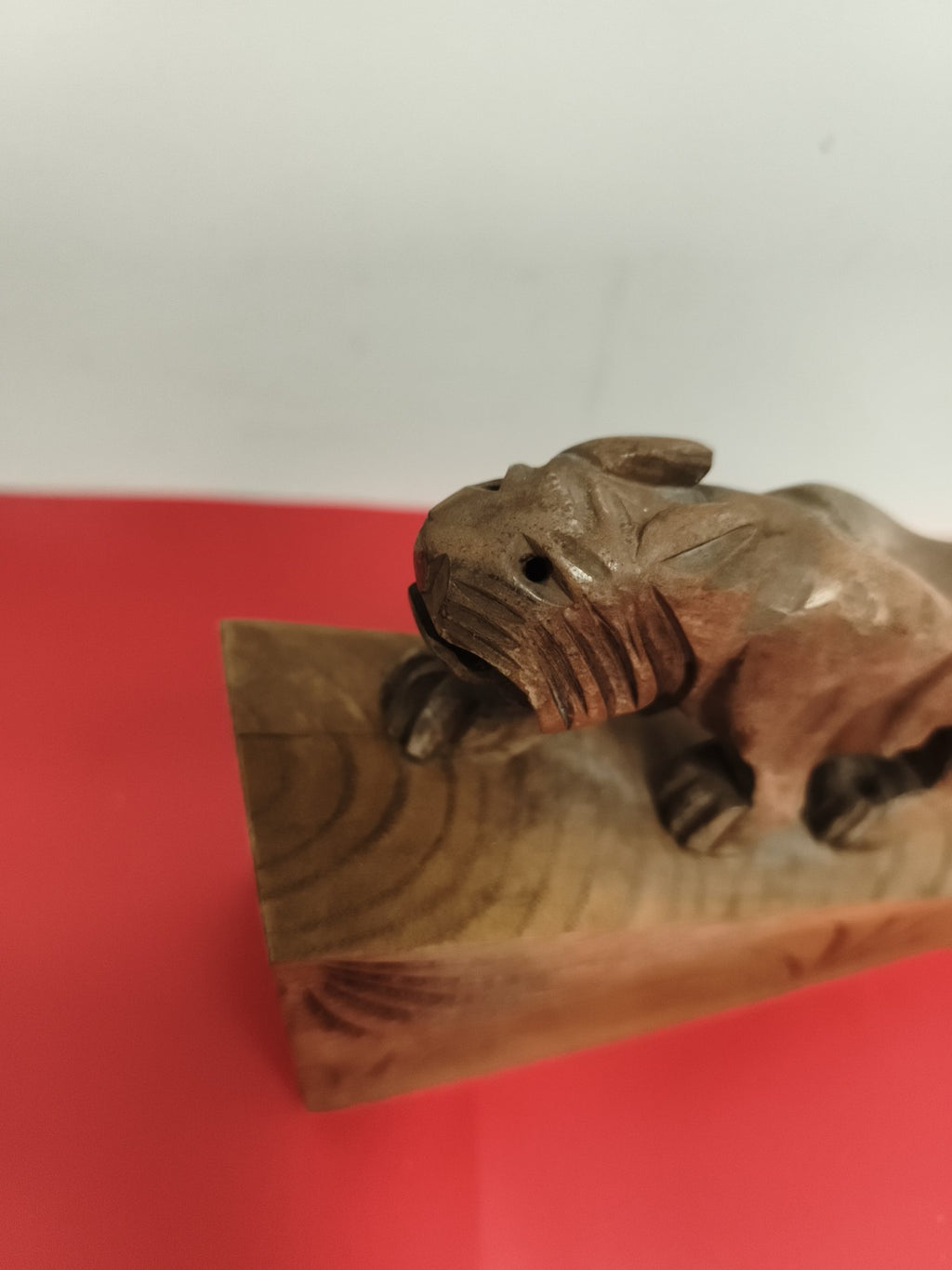 Sculpture ancienne lion bois sculpté main déco vintage animalier