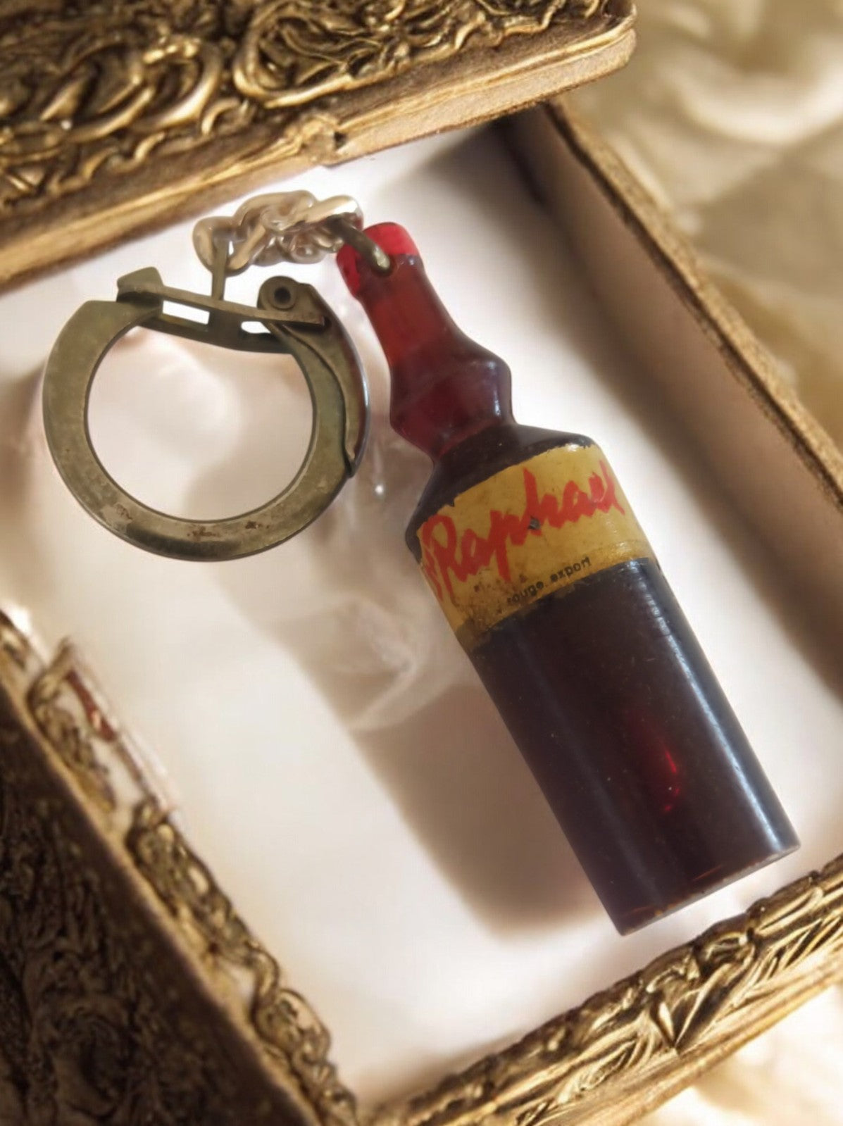 Porte-clés bouteille Raphaël vintage France publicité alcool