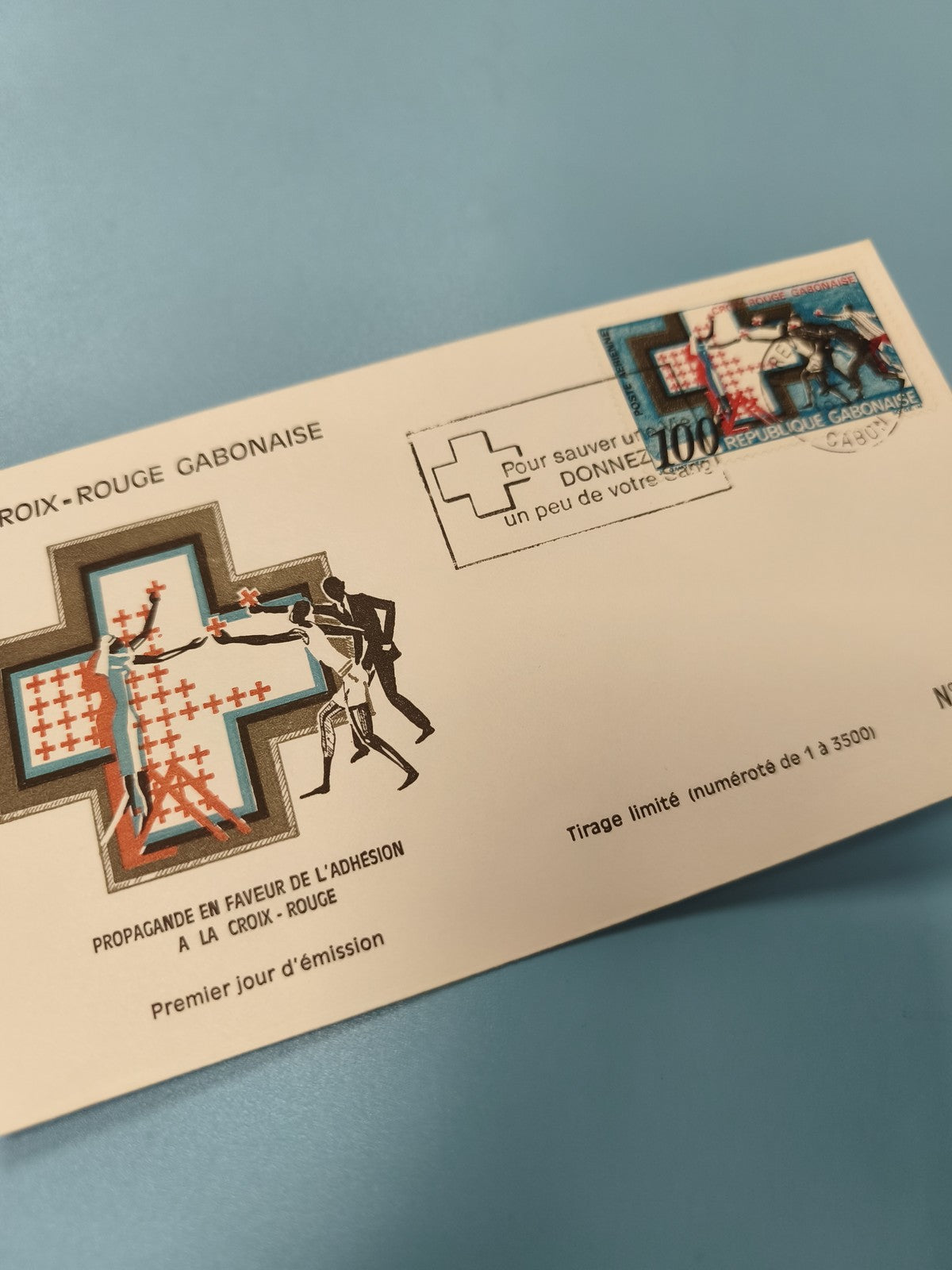 Enveloppe FDC premier jour émission Croix-Rouge Gabon, timbre 100F, illustration