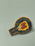 Pin's vintage signé Z 1993 vêtements enfants bleu jaune collection rétro
