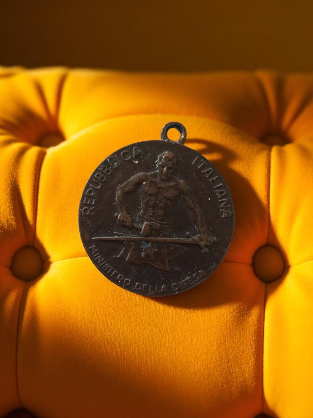Médaille vintage République Italienne militaire ? Ministero della Difesa