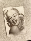 Carte postale ancienne Marilyn Monroe photo vintage glamour noir et blanc