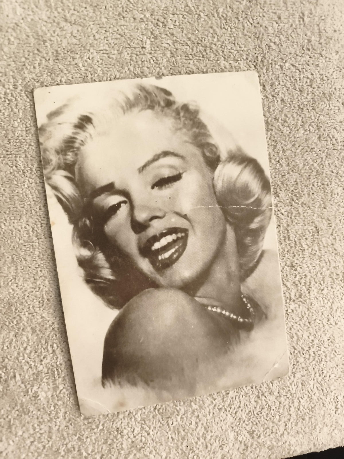 Carte postale ancienne Marilyn Monroe photo vintage glamour noir et blanc