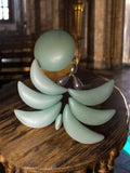 Boucle d’oreille vintage années 70 design géométrique bleu pâle unique