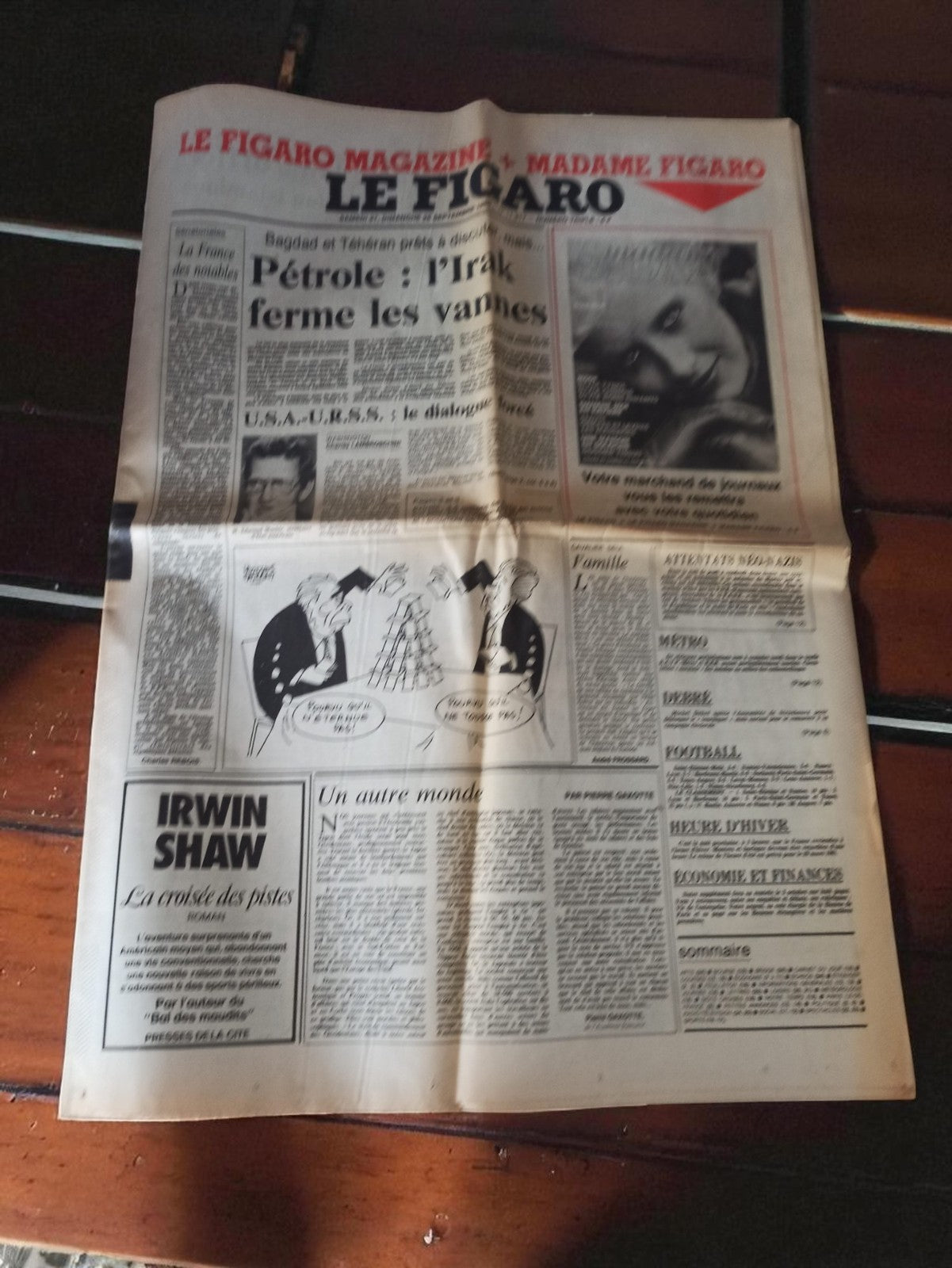 Journal ancien Le Figaro vintage une édition presse rétro années 80