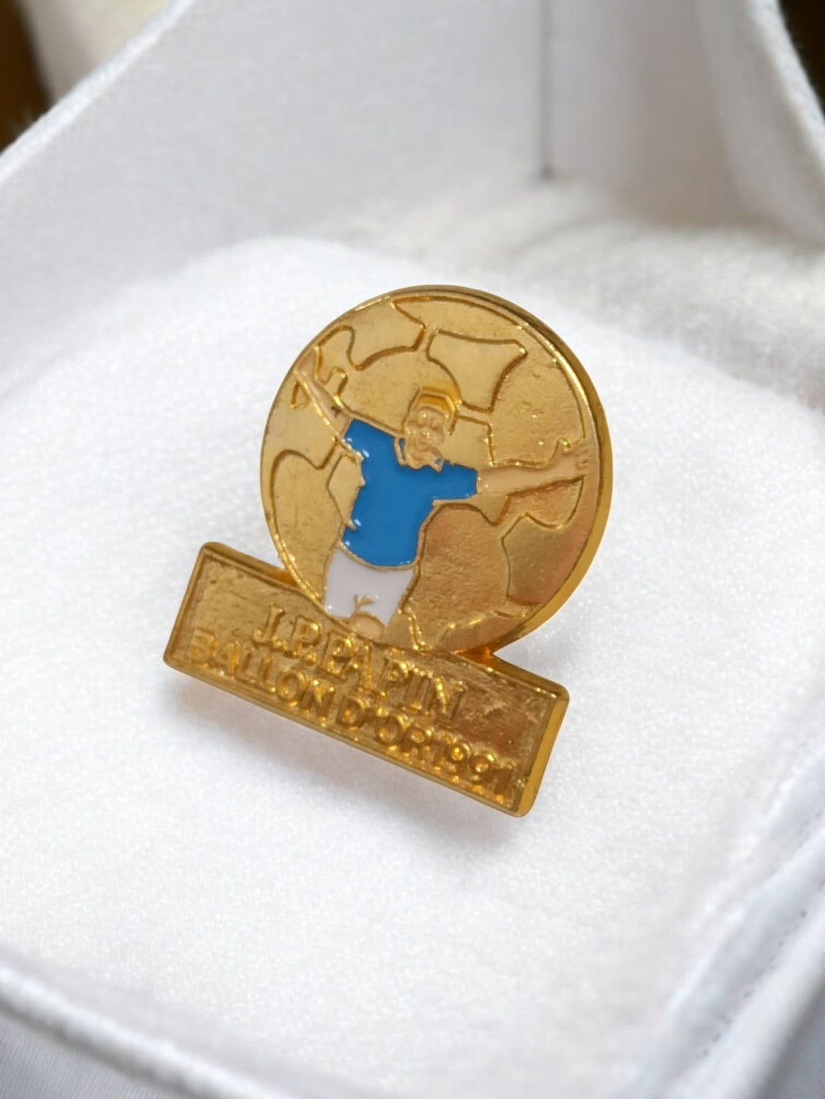 Pin's vintage Olympique de Marseille J. Papin Ballon d'Or 1991 ancien badge foot