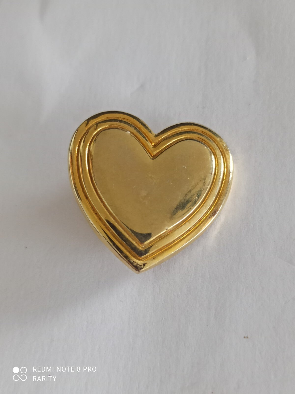 Broche vintage cœur doré Yves Rocher, bijou ancien, pin’s or jaune