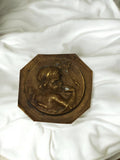 Médaille ancienne ange en relief, style rétro, objet religieux vintage