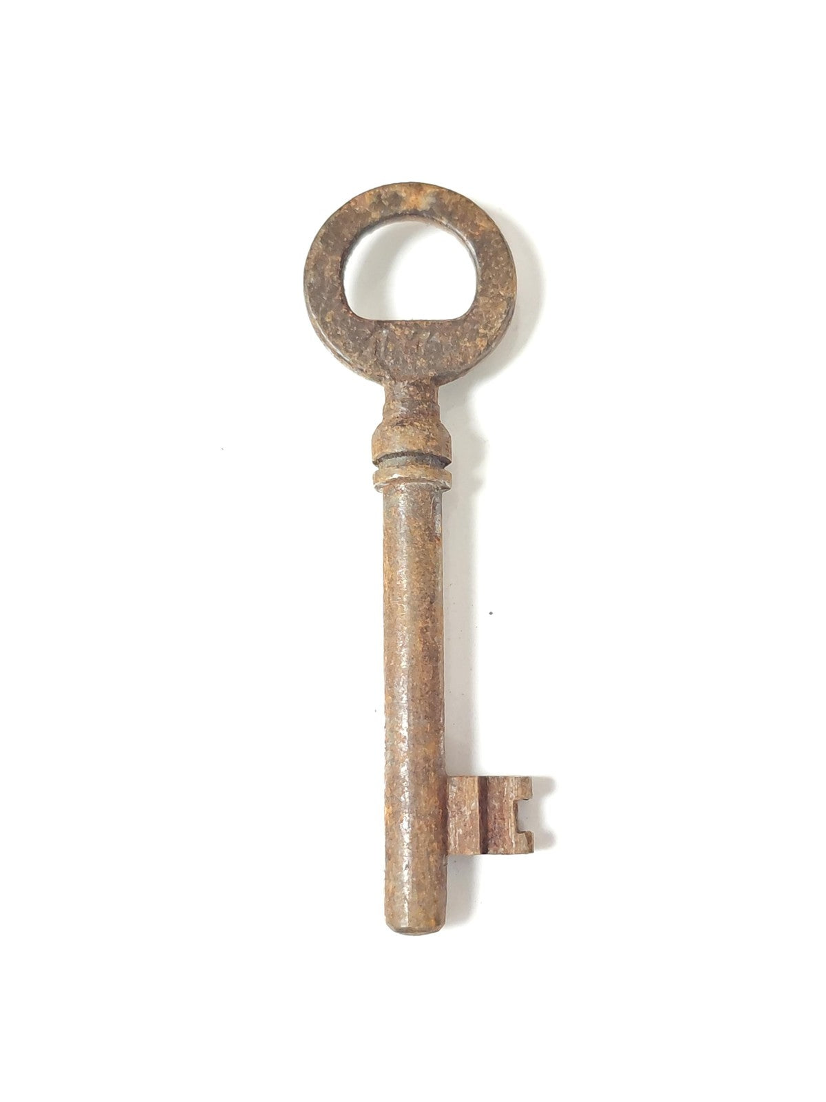 Ancienne clé vintage en métal forgé ? Objet de collection rétro authentique