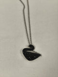Collier pendentif Swarovski Iconic Swan cygne noir élégant femme occasion