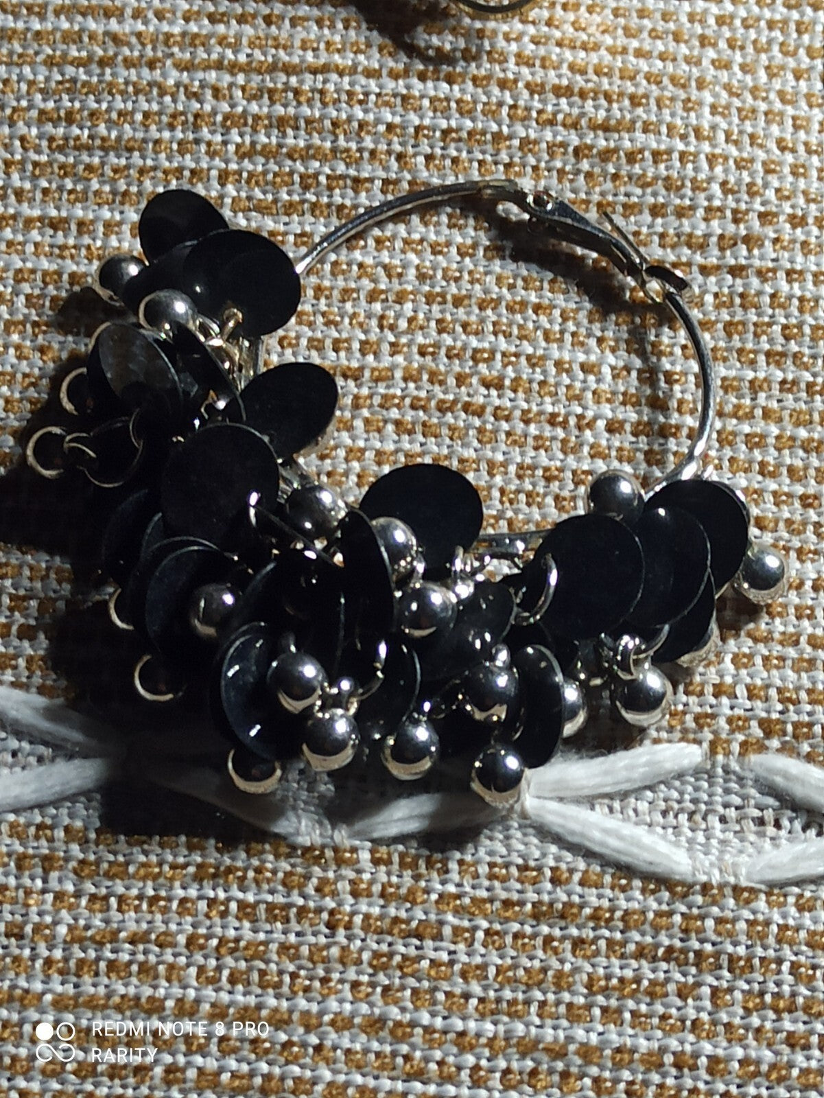 Lot vintage boucles d?oreilles fantaisie dépareillées, doré noir, bijou rétro