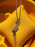 Collier pendentif vintage doré, maillons fantaisie et pampilles rétro élégant