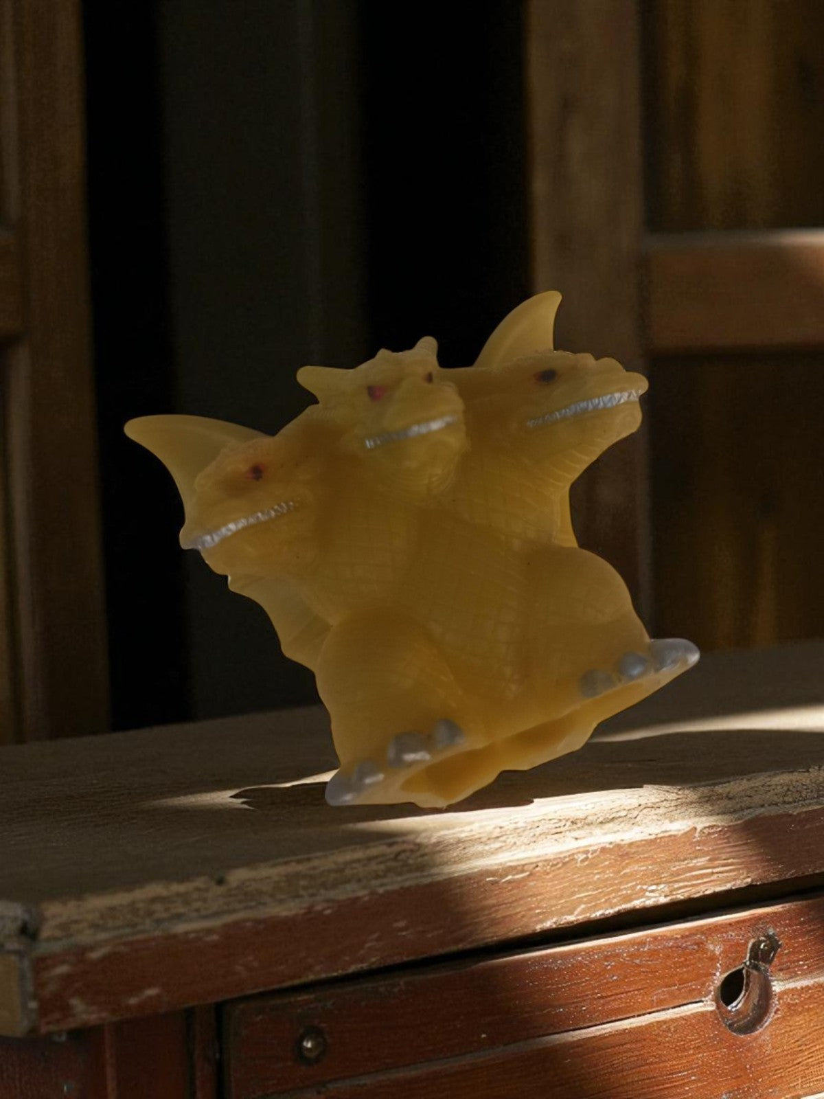 Figurine Godzilla King Ghidorah soft vinyl jaune, marionnette doigt kaiju