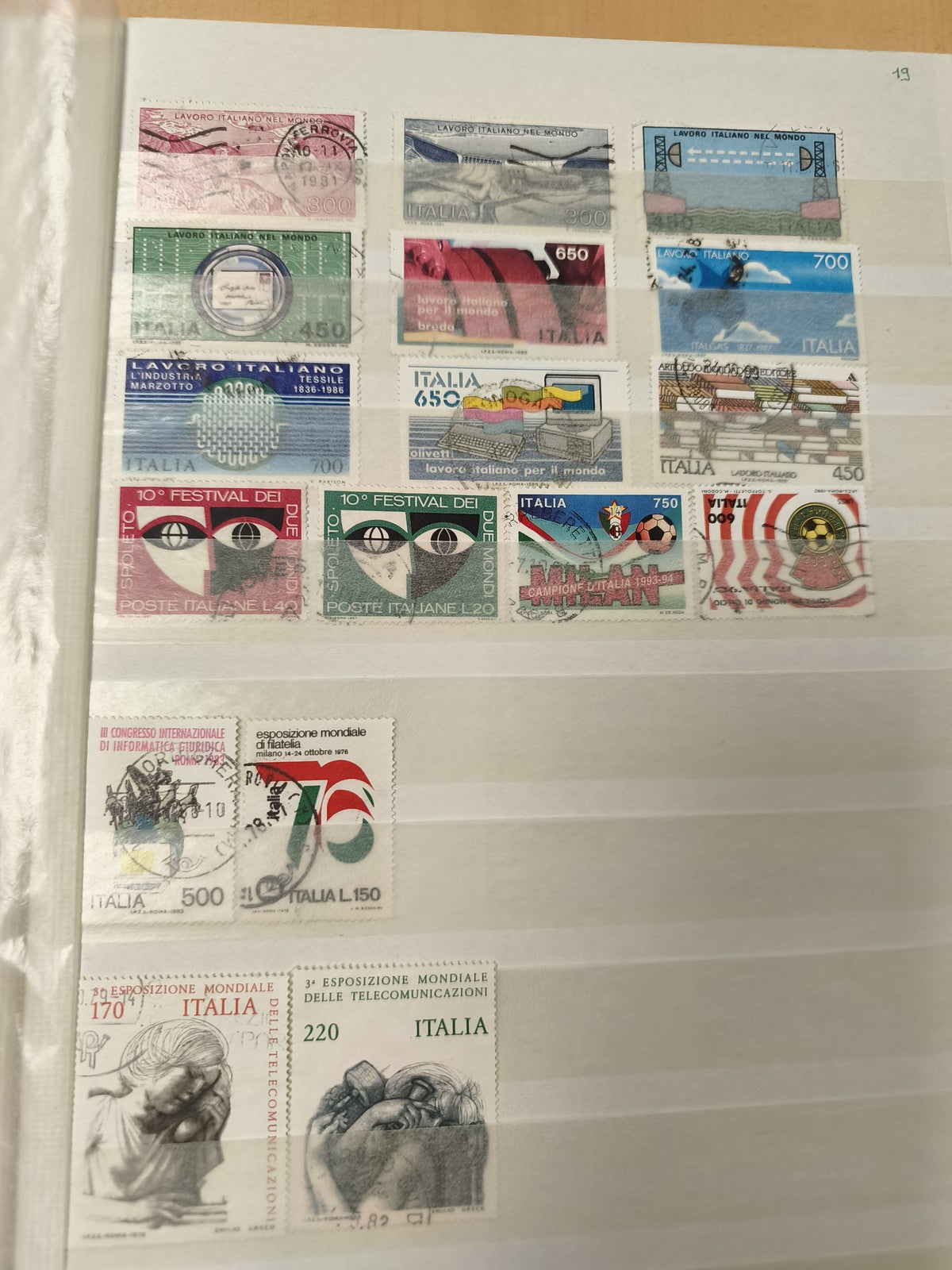 Lot de timbres Italie oblitérés thématiques, football, événements, couleurs vari