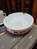 Cendrier vintage Richmond publicitaire en verre blanc, rond années 70 rétro