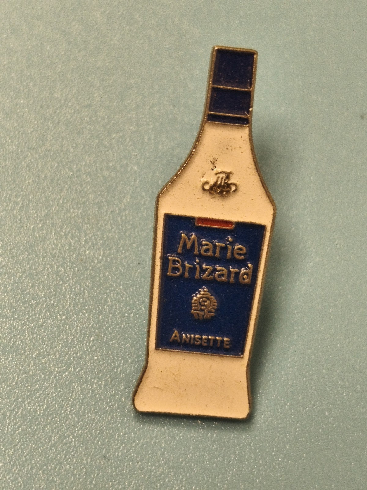 Vintage pin's bouteille Marie Brizard anisette bleu collection publicité rare