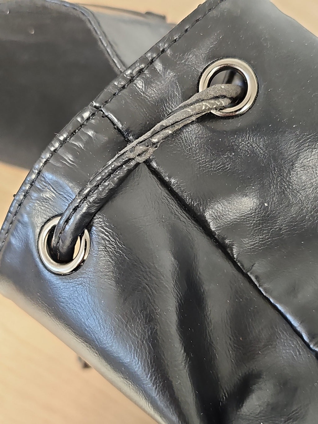 Sac à dos gothique Banned noir pentagramme femme cœur steetwear alternatif