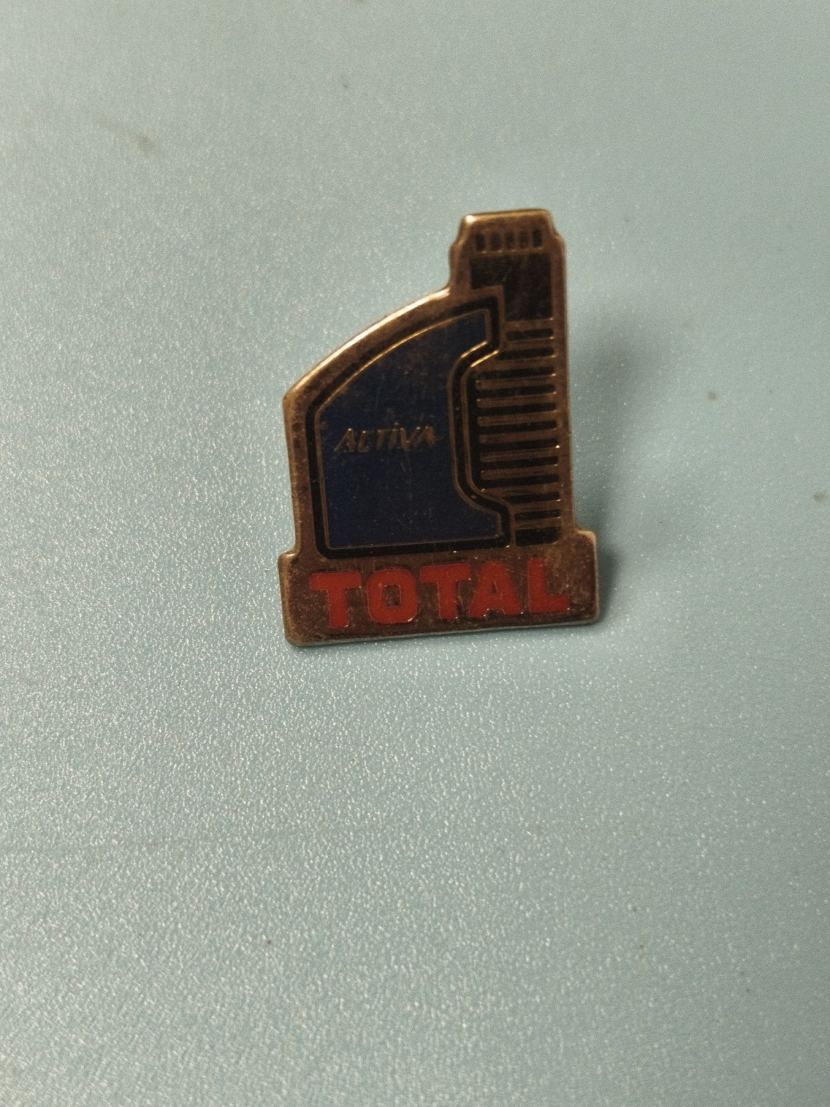 Vintage pin's TOTAL Altiva bleu ancien, collection huile moteur (Ref 7)