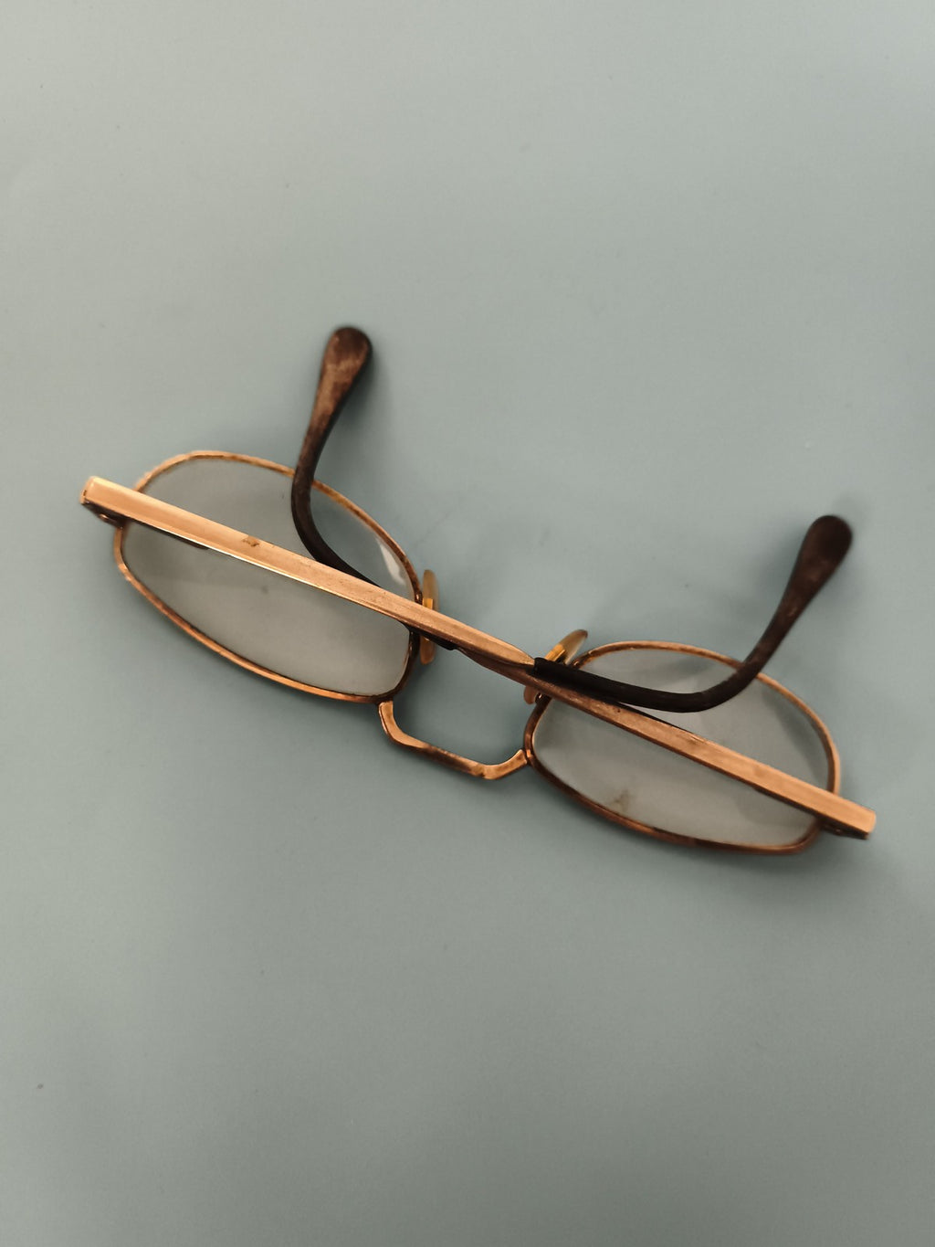 Lunettes de vue anciennes vintage années 1930 monture dorée ovale rétro