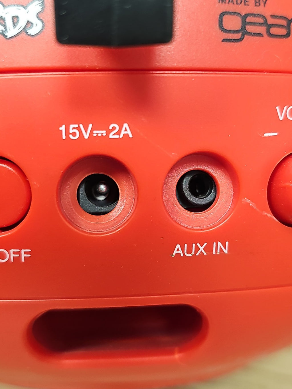 Enceinte Angry Birds rouge vintage à restaurer déco ou pièces rétro