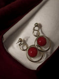 Paire boucles d’oreilles vintage rétro cercles argenté cabochon rouge