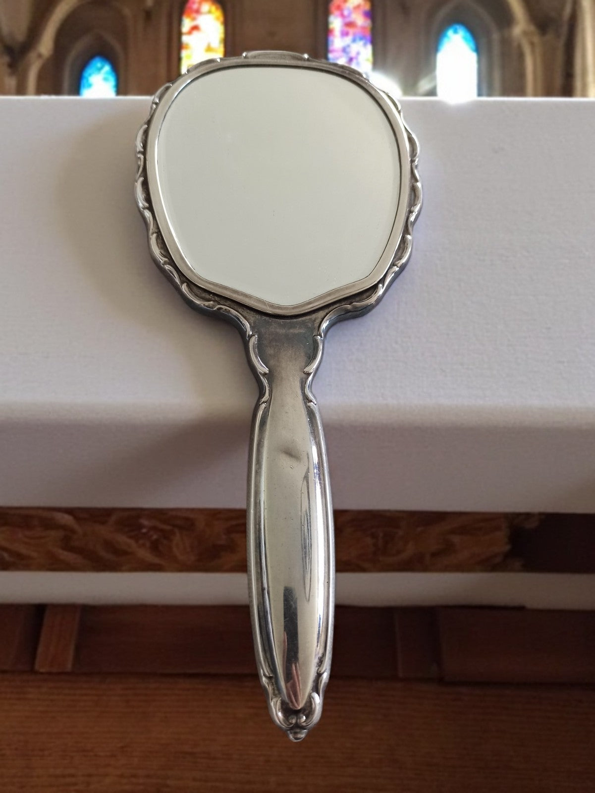 Miroir à main vintage début XXe, style Art Nouveau, finition argentée