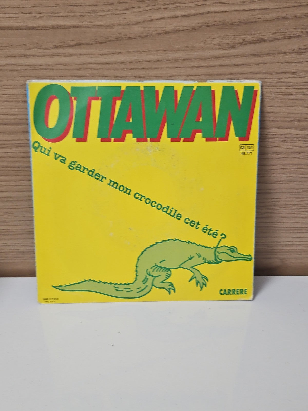 Vintage disque vinyle 45 tours Ottawan ancien rétro collection musique années 80