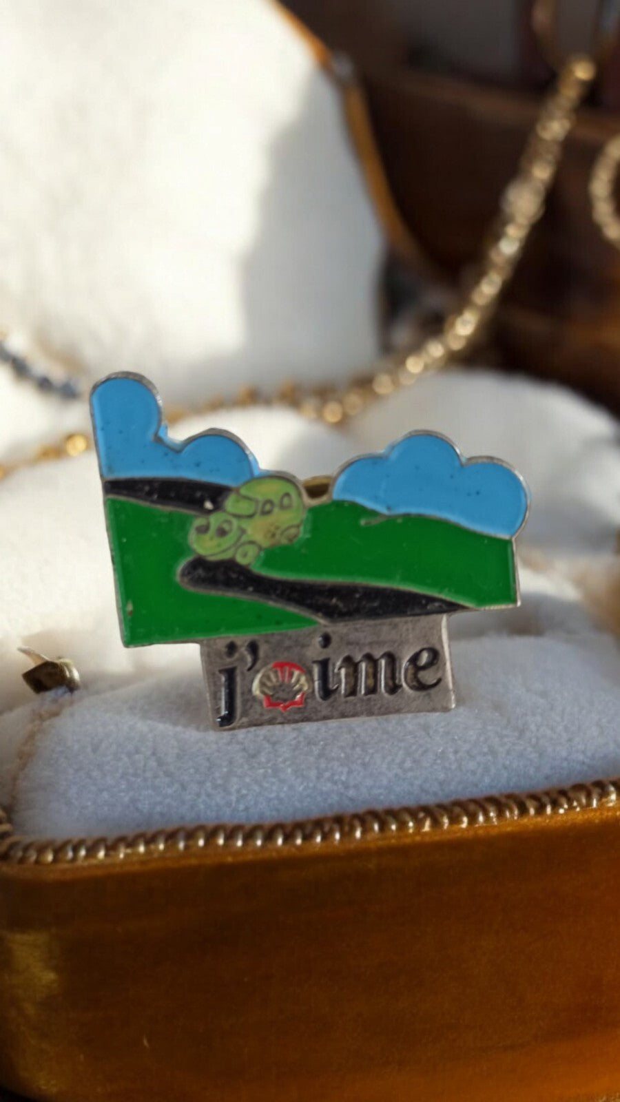 Pin's vintage Shell "J'aime la route" émaillé rétro voiture verte rare