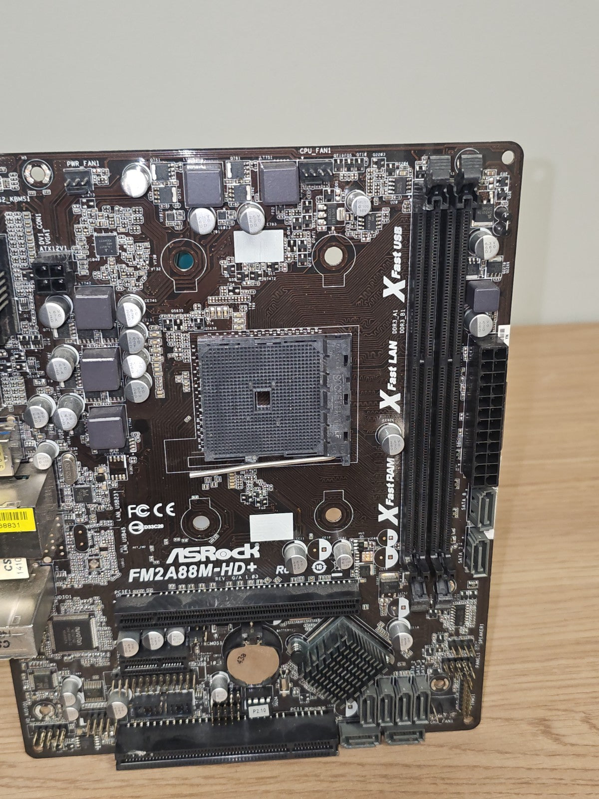 Carte mère ASRock FM2A88M-HD+  non testée en l'état