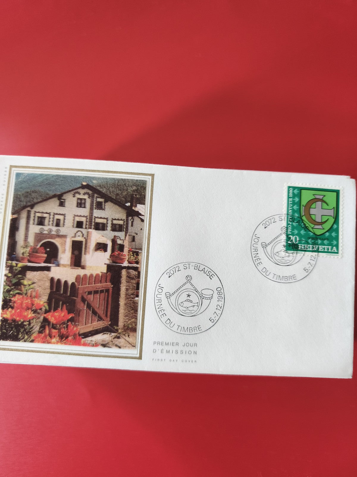 Enveloppe philatélie premier jour Suisse timbre Helvetia illustration maison