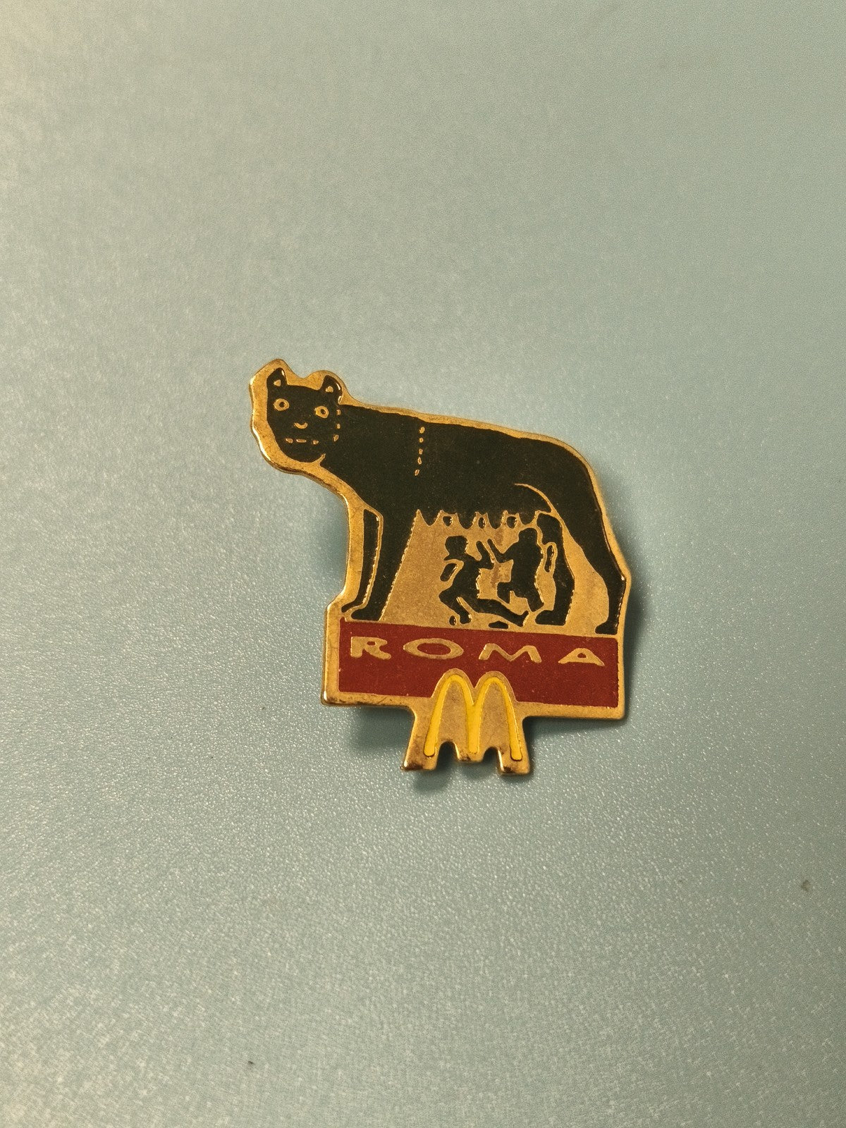 Vintage pin's McDonald's Roma loup capitolin émaillé collection fast-food