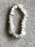 Bracelet pierres naturelles blanc translucide chips élastique, perles minérales