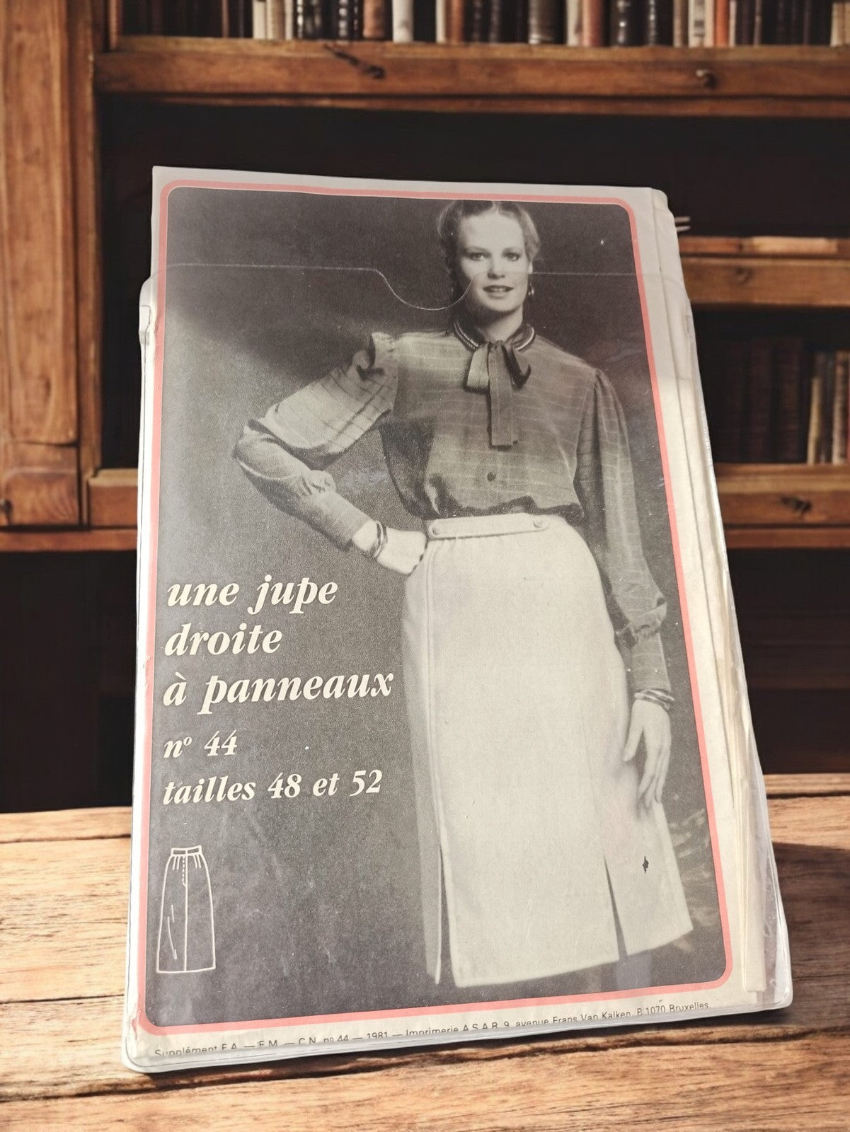 Patron couture vintage jupe droite panneaux années 80 ancien tailles 48 52