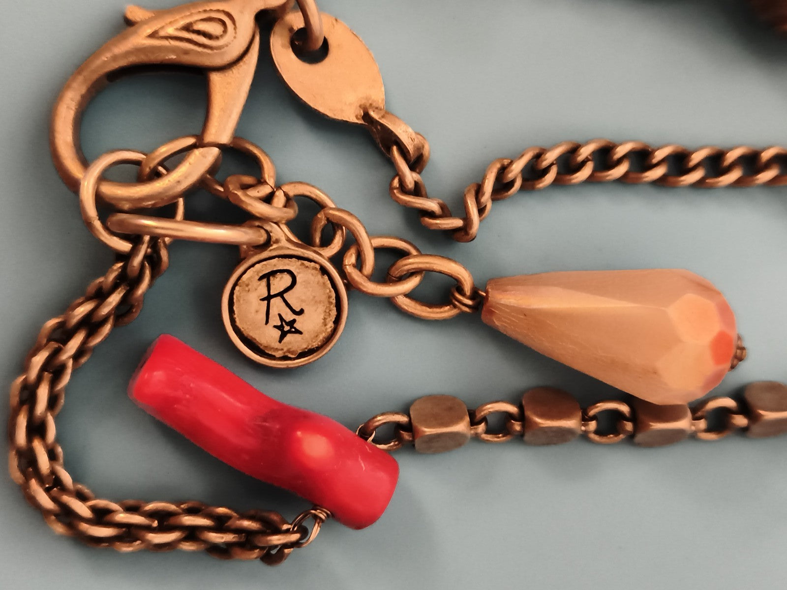 Collier fantaisie Reminiscence vintage, grosses perles rouges et dorées