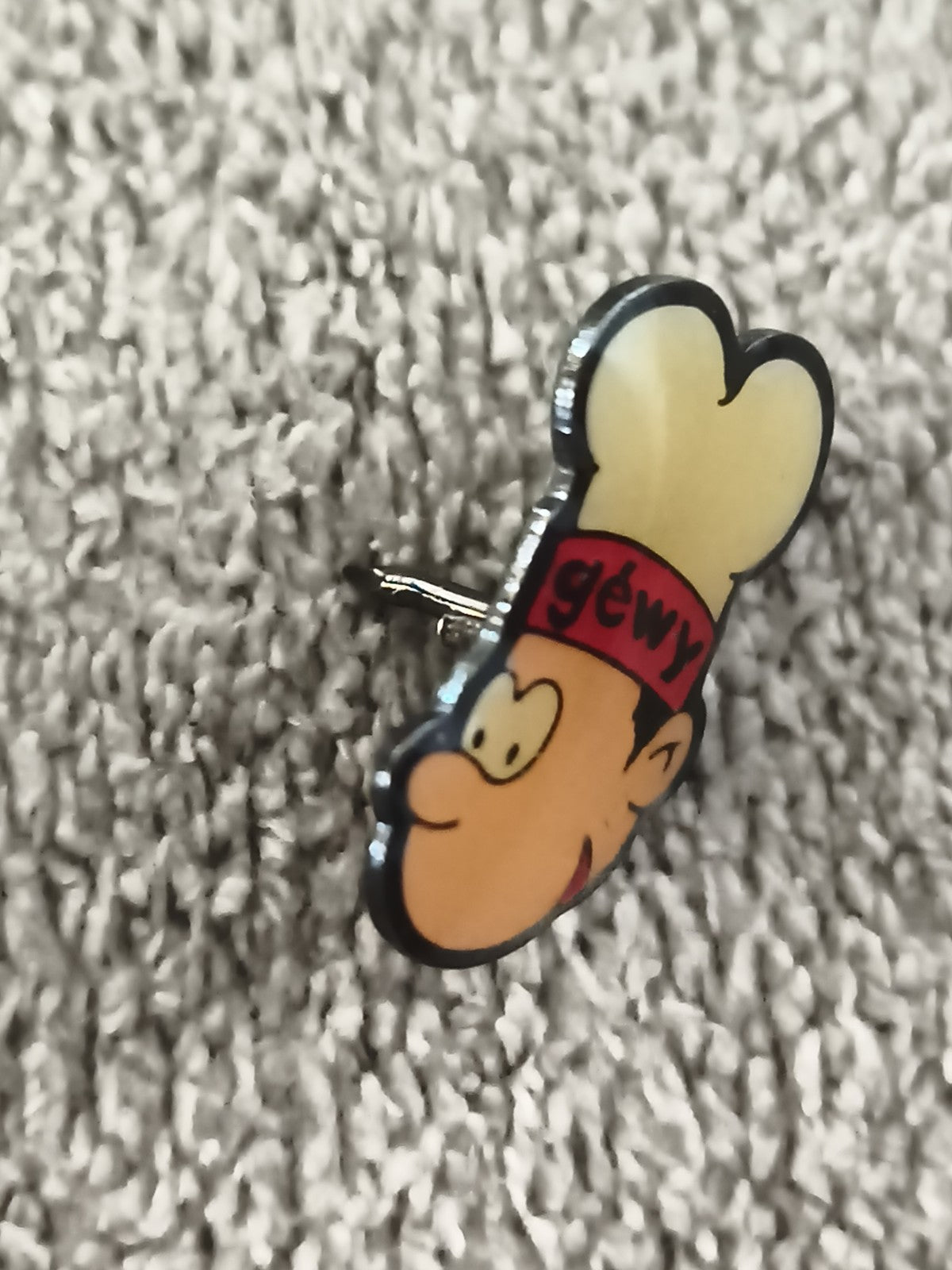 Pin's vintage chef cuisinier dessin animé, Gewy, badge émaillé, années 90 (Ref 3