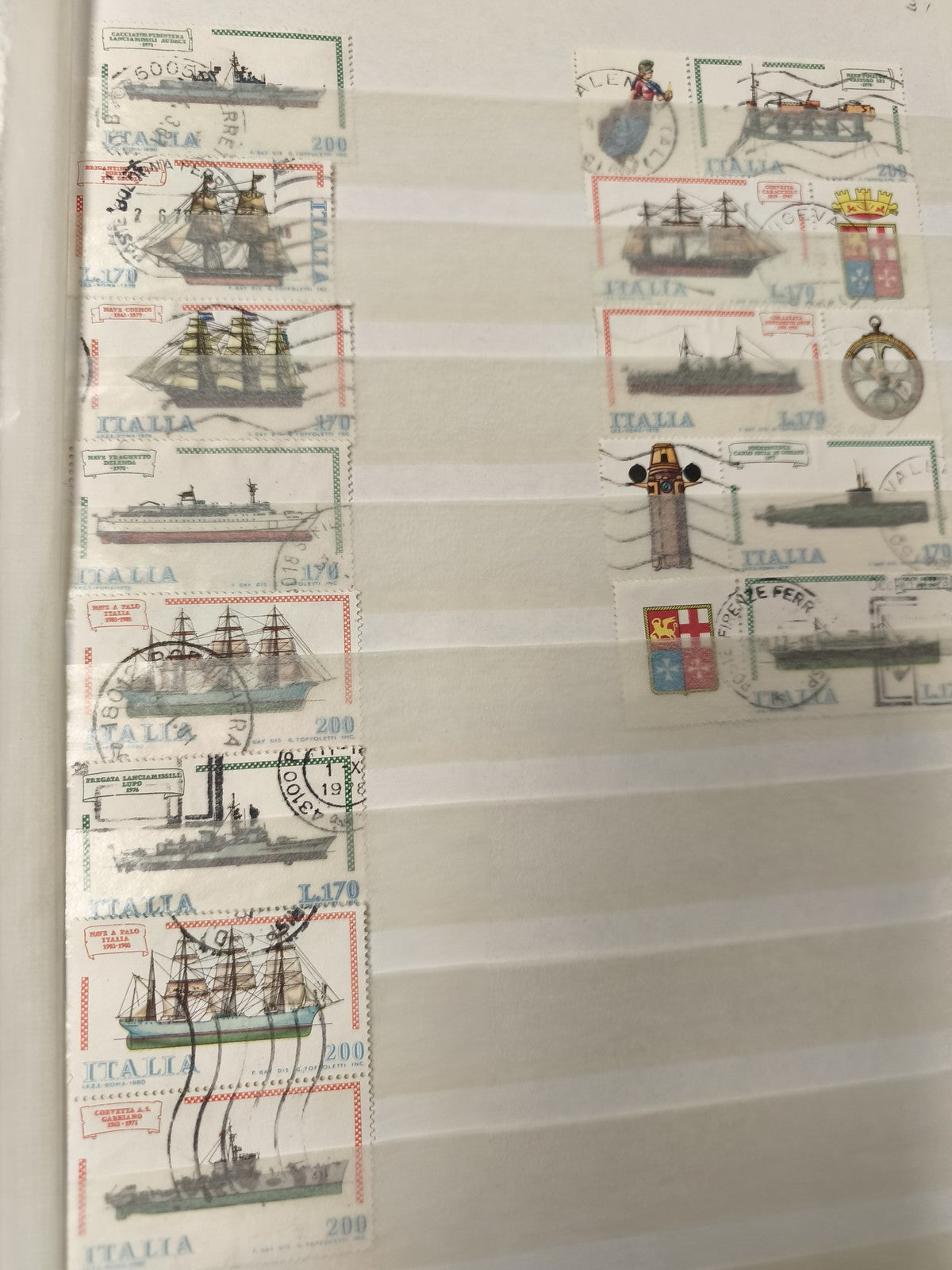Lot timbres Italie oblitérés thème bateaux et marine, motifs navires, support no