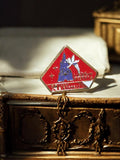 Pin's Euro Disney vintage, fée clochette château, émaillé rouge rare