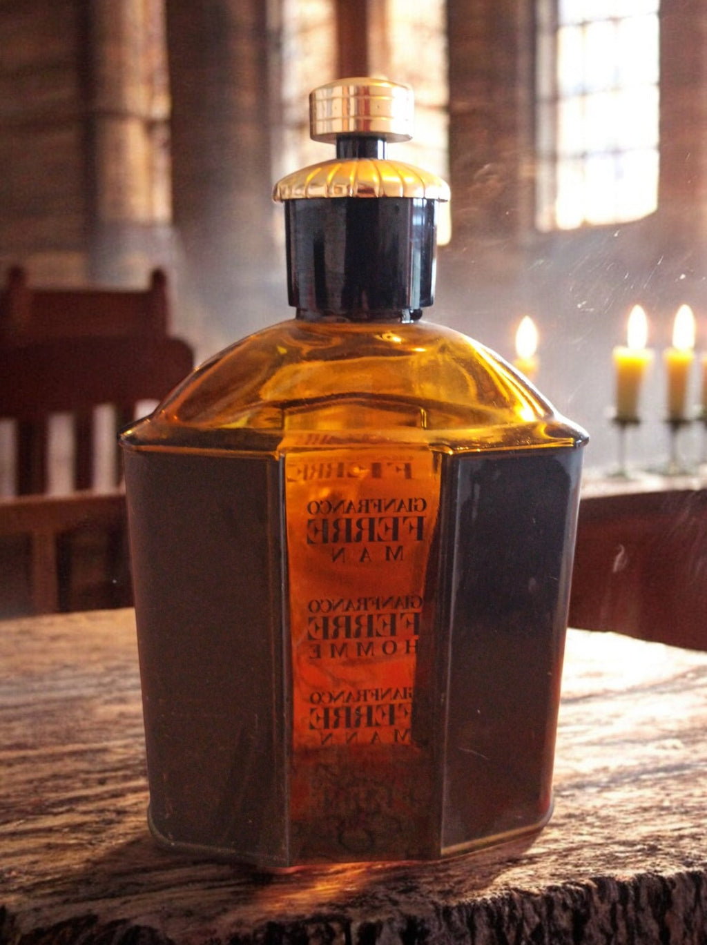 Bouteille factice parfum Gianfranco Ferré Homme ambrée, flacon décoratif MAN