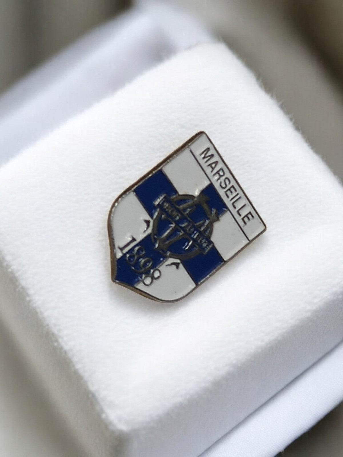 Pin's vintage Olympique de Marseille OM ancien, football rare pour collectionneu