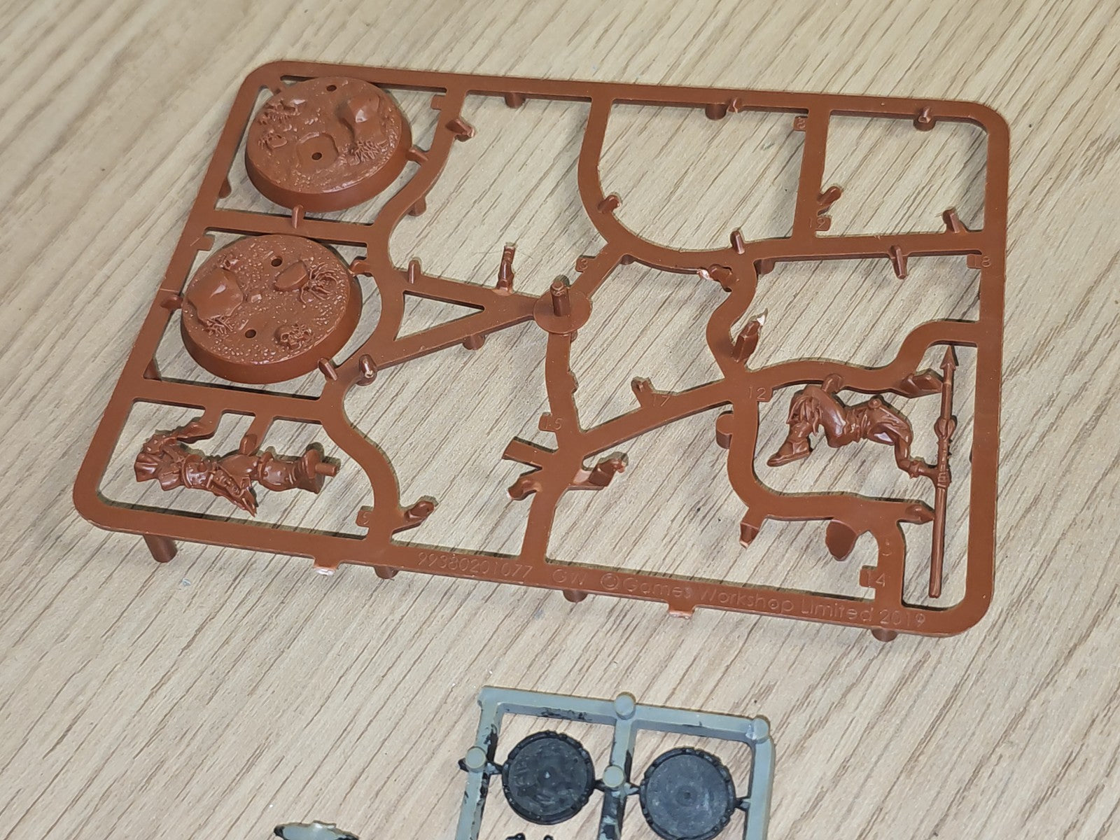 Lot accessoires armes Warhammer Games Workshop figurines jeu de stratégie wargam