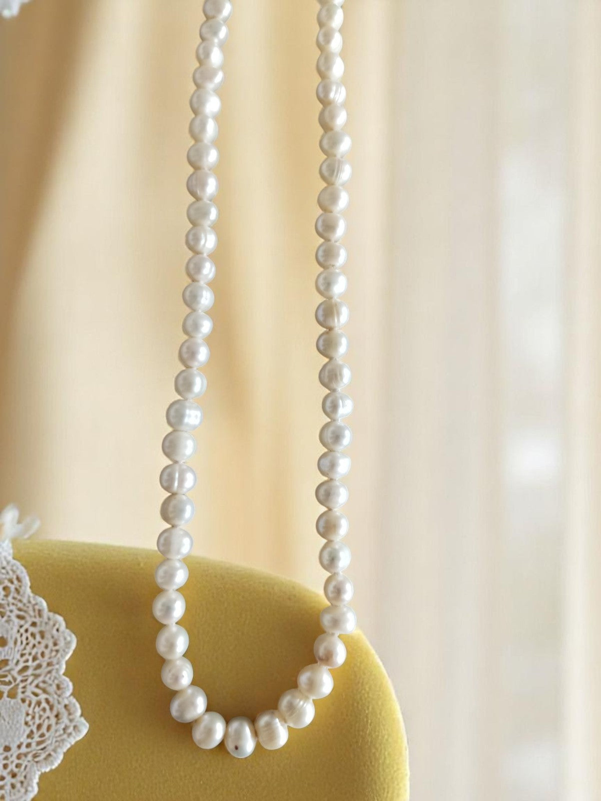 Collier perles de culture vintage, bijou ancien, finition blanche élégante
