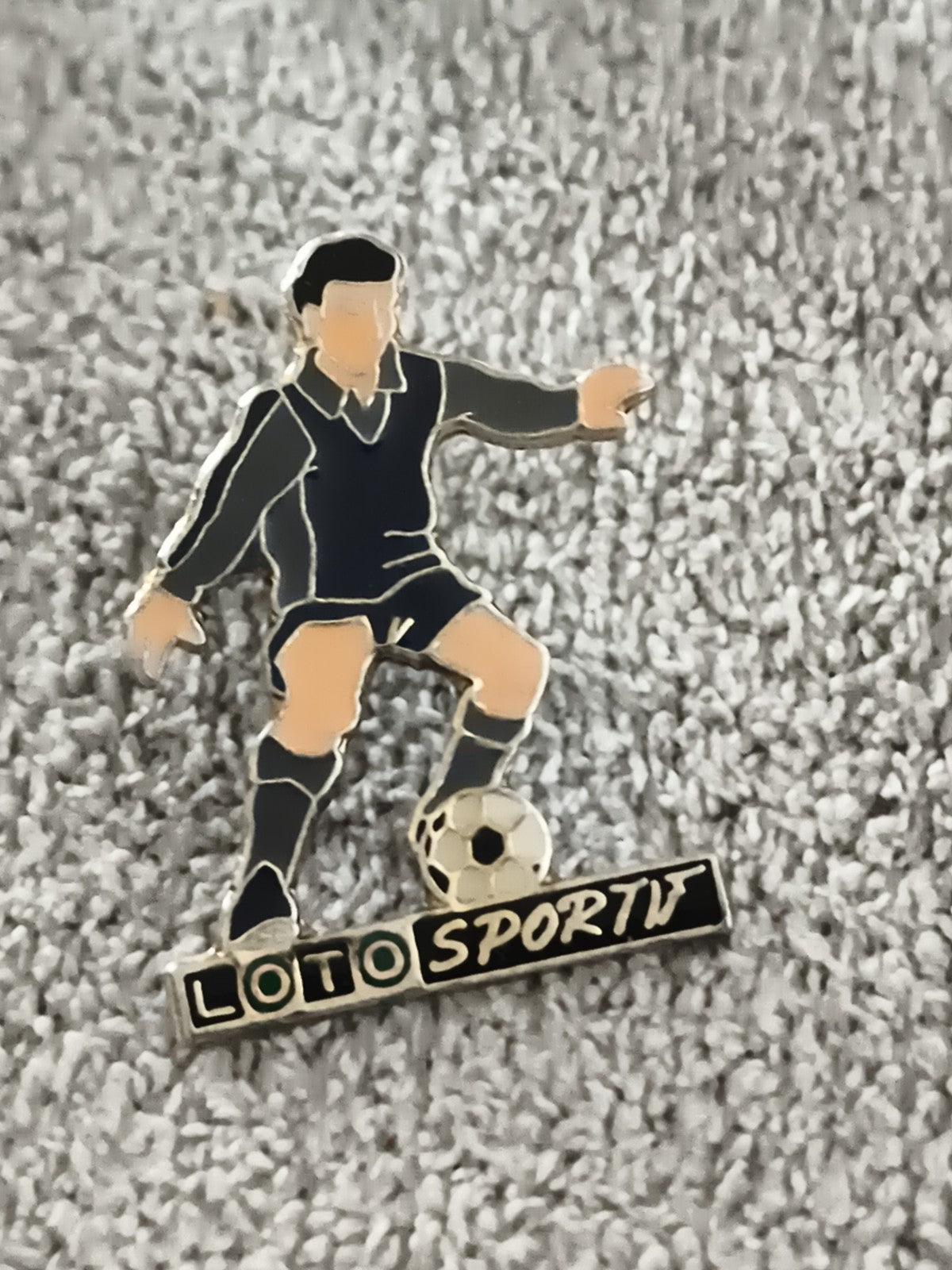 Pin's vintage Loto Sportif footballeur émaillé années 90 (Ref 10)