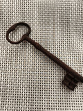 Ancienne clé de château – grande clé rustique, patine foncée, déco vintage