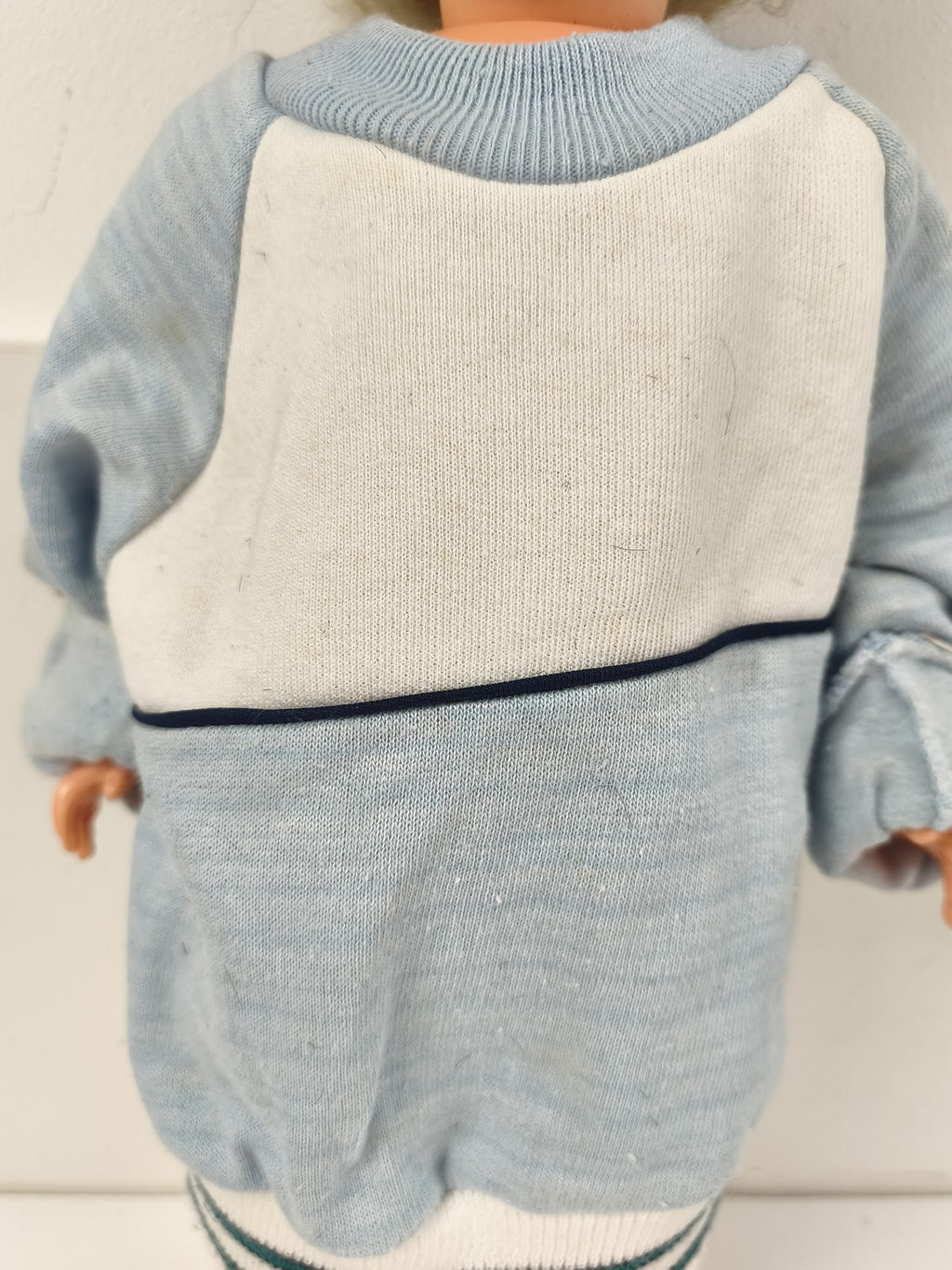 Ancienne poupée Ratti Made in Italy, yeux bleus, cheveux blonds, tenue maille