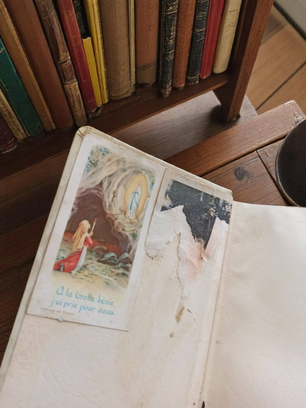 Missel ancien vintage IHS reliure cuir doré, livre de messe catholique